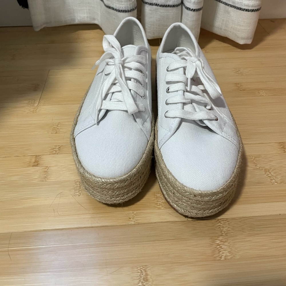 White platform shoes size 9